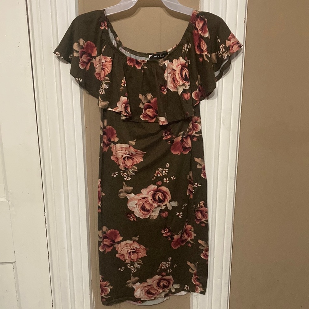 I’m selling this dress